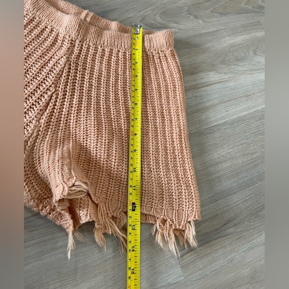 RUVE Cutest ever Peach Orange KNIT Shorts. - Picture 5 of 6
